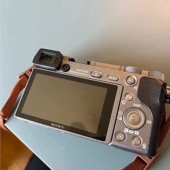 Sony Alpha a6000 Mirrorless Digital Camera Body with lens - Picture 4 of 6
